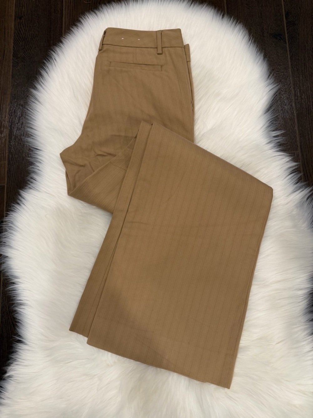 Women’s Wide-Leg Chinos in Khaki